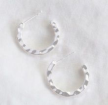 Load image into Gallery viewer, Small Hammered Silver Hoop Earrings