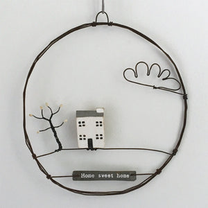 Rusty Wire Wreath Decoration - Home Sweet Home